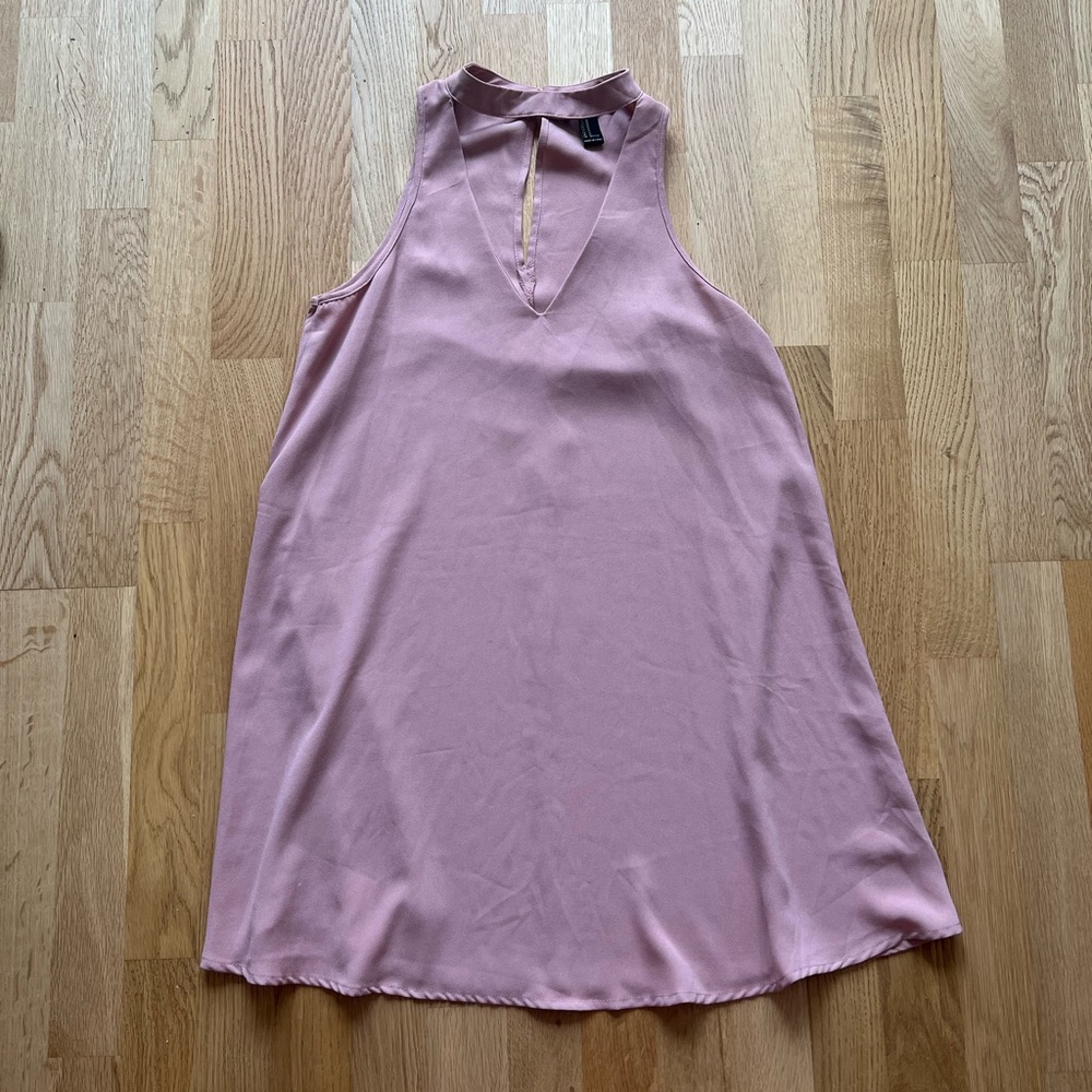 Forever 21 Pink Halter Dress - Size Medium *New Condition*